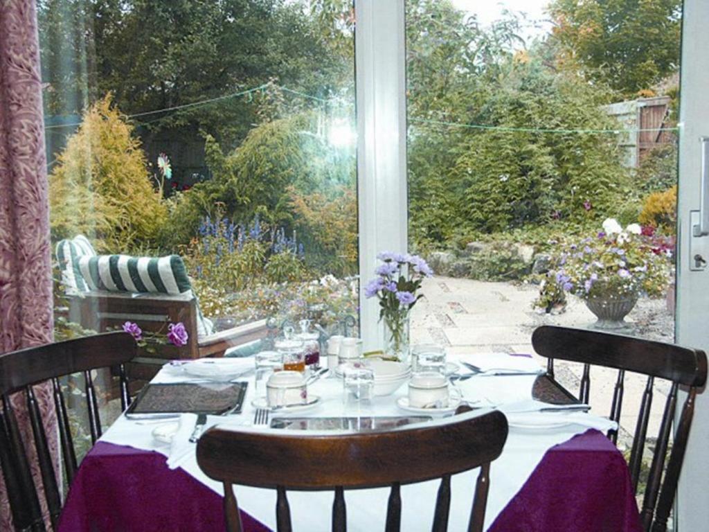 مبيت وإفطار آشبورن Compton House المظهر الخارجي الصورة